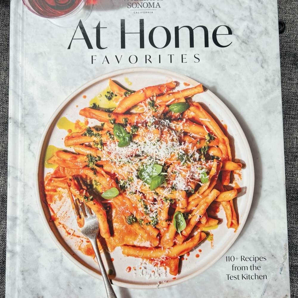 Williams Sonoma At Home Favorites Cookbook NEW